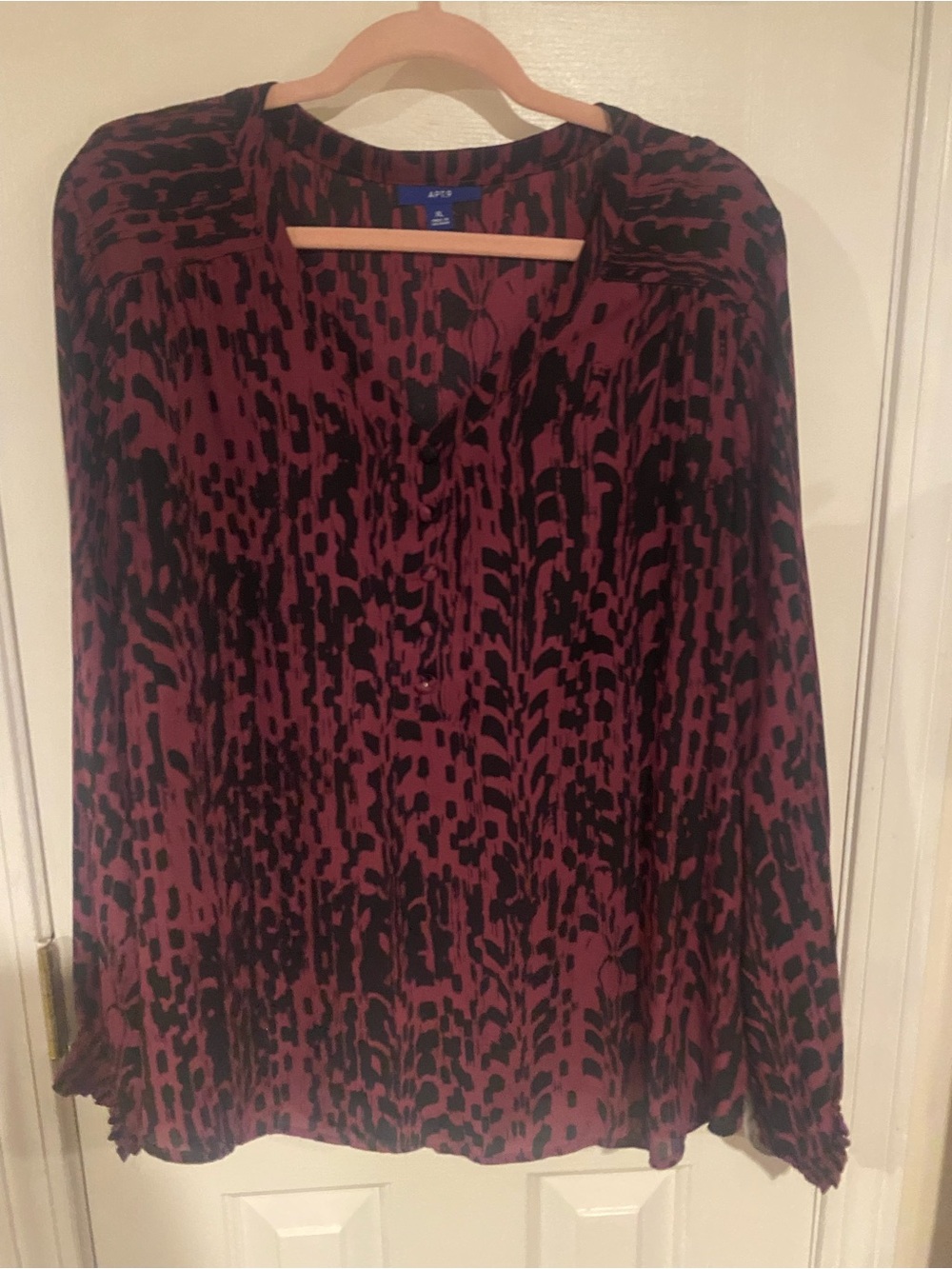 Apt. 9 Burgundy and Black Printed V-Neck Blouse